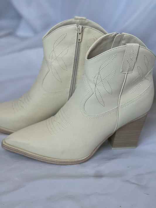 The Sawyer Bootie- Bone