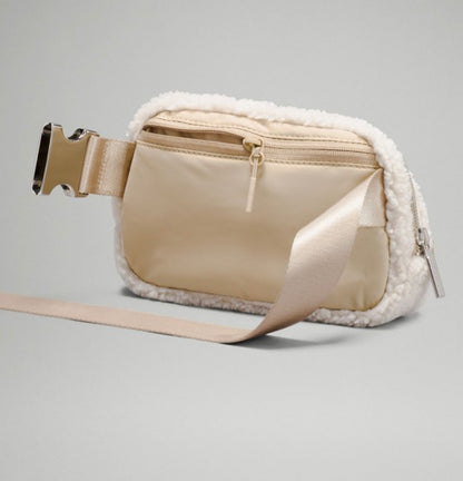 Belt Bag Faux Fur- Cream